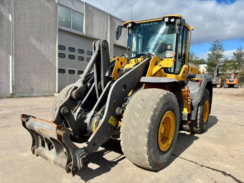 Volvo L110H VIPUOHJAUS YM. - Колісний навантажувач: фото 2 Volvo L110H VIPUOHJAUS YM. - Колісний навантажувач: фото 2