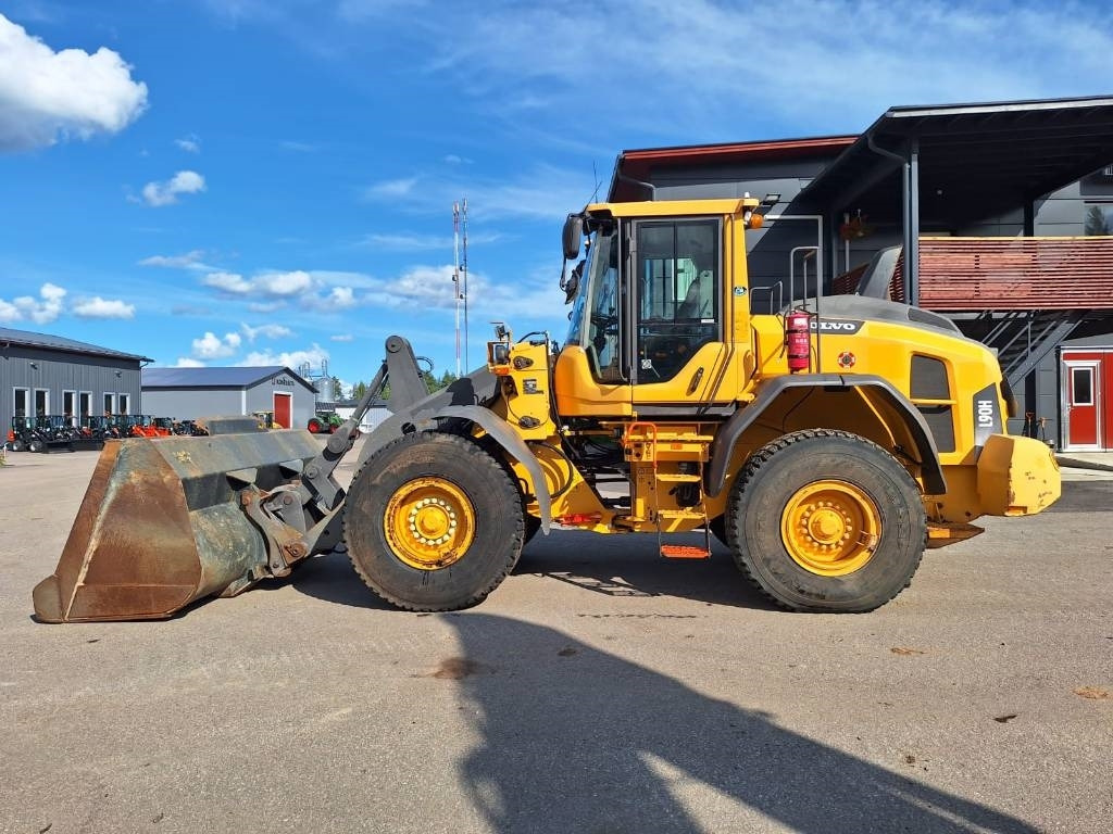 Volvo L90H RASVARI, VAAKA YM. - Колісний навантажувач: фото 1 Volvo L90H RASVARI, VAAKA YM. - Колісний навантажувач: фото 1