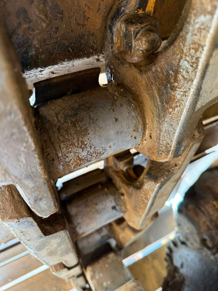 Бульдозер Komatsu D65PX-15. Fahrwerk 80%. Blatt 4.00m. ZSA. Klima.: фото 13 Бульдозер Komatsu D65PX-15. Fahrwerk 80%. Blatt 4.00m. ZSA. Klima.: фото 13