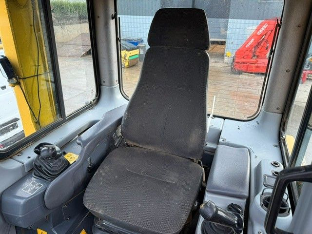 Бульдозер Komatsu D65PX-15. Fahrwerk 80%. Blatt 4.00m. ZSA. Klima.: фото 17 Бульдозер Komatsu D65PX-15. Fahrwerk 80%. Blatt 4.00m. ZSA. Klima.: фото 17