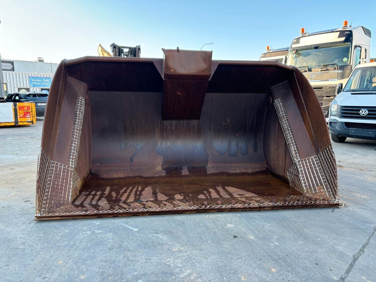 Volvo L150 - L180 - L220. Kippschaufel 5m3. Volvo L150 - L180 - L220. Kippschaufel 5m3. - Ківш навантажувача в категорії Будівельна техніка: фото 2 Volvo L150 - L180 - L220. Kippschaufel 5m3. Volvo L150 - L180 - L220. Kippschaufel 5m3. - Ківш навантажувача в категорії Будівельна техніка: фото 2