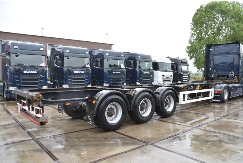 Krone SDC 27 - BPW AXLES - DRUM BRAKES - - Контейнеровоз/ Змінний кузов напівпричіп: фото 2 Krone SDC 27 - BPW AXLES - DRUM BRAKES - - Контейнеровоз/ Змінний кузов напівпричіп: фото 2