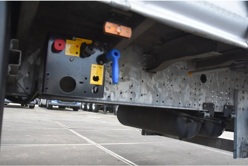 Schmitz Cargobull SCB*S3T - COIL - GALVANIZED - SLIDING CURTAINS/ROOF - DISC BRAKES - TOP CONDITION - - Тентований напівпричіп: фото 5 Schmitz Cargobull SCB*S3T - COIL - GALVANIZED - SLIDING CURTAINS/ROOF - DISC BRAKES - TOP CONDITION - - Тентований напівпричіп: фото 5