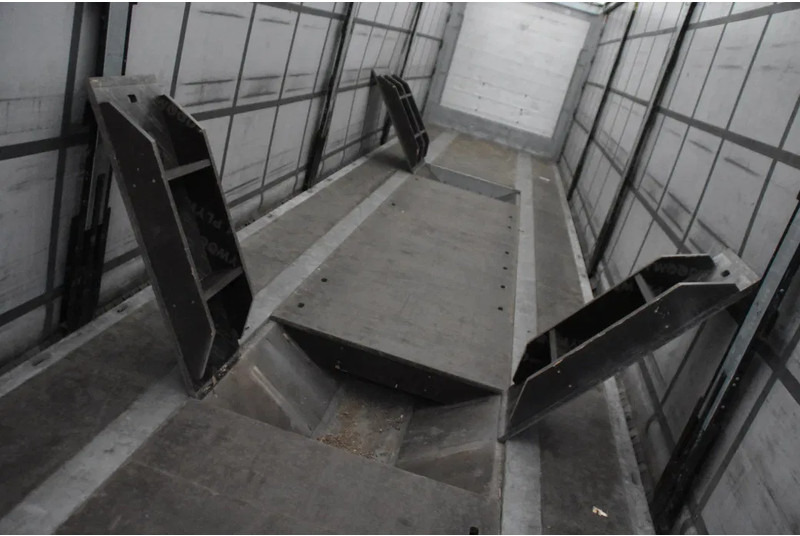 Schmitz Cargobull SCB*S3T - COIL - GALVANIZED - SLIDING CURTAINS/ROOF - DISC BRAKES - TOP CONDITION - - Тентований напівпричіп: фото 3 Schmitz Cargobull SCB*S3T - COIL - GALVANIZED - SLIDING CURTAINS/ROOF - DISC BRAKES - TOP CONDITION - - Тентований напівпричіп: фото 3