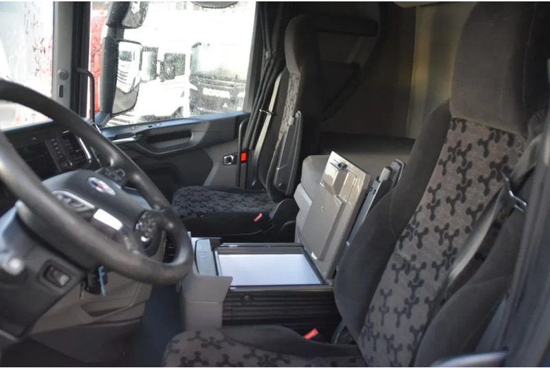 Scania S450 NGS 4x2NB - FULL AIR - 651 TKM - RETARDER - PARK. AIRCO - NAVI - 2 x FUEL TANKS - LED - - Тягач: фото 5 Scania S450 NGS 4x2NB - FULL AIR - 651 TKM - RETARDER - PARK. AIRCO - NAVI - 2 x FUEL TANKS - LED - - Тягач: фото 5