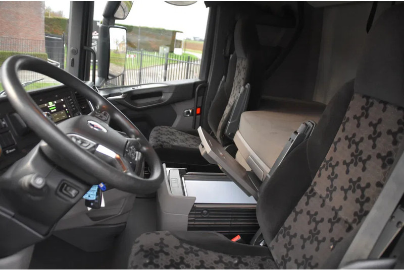 Scania S450 NGS 4x2NB - FULL AIR - 674 TKM - RETARDER - PARK. AIRCO - NAVI - 2 x FUEL TANKS - LED - - Тягач: фото 5 Scania S450 NGS 4x2NB - FULL AIR - 674 TKM - RETARDER - PARK. AIRCO - NAVI - 2 x FUEL TANKS - LED - - Тягач: фото 5