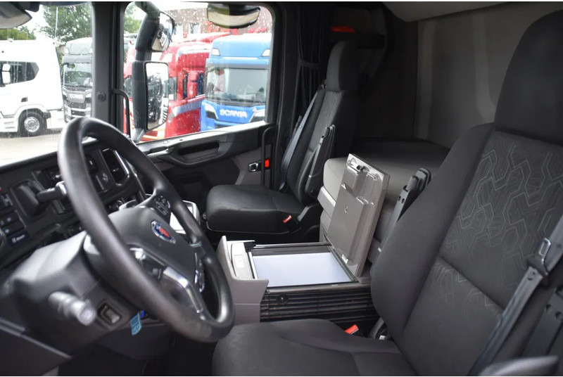 Scania S520 V8 NGS 6x2/4NB - RETARDER - FULL AIR - PARK. AIRCO - ACC - 2 x FUEL TANKS - LED LIGHTS - TOP CONDITION - - Тягач: фото 5 Scania S520 V8 NGS 6x2/4NB - RETARDER - FULL AIR - PARK. AIRCO - ACC - 2 x FUEL TANKS - LED LIGHTS - TOP CONDITION - - Тягач: фото 5