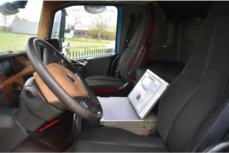 Volvo FH 540 Globe 6x2/4 - 633 TKM - HYDRAULICS - PTO - 2 BEDS - XENON - GOOD CONDITION - - Тягач: фото 5 Volvo FH 540 Globe 6x2/4 - 633 TKM - HYDRAULICS - PTO - 2 BEDS - XENON - GOOD CONDITION - - Тягач: фото 5