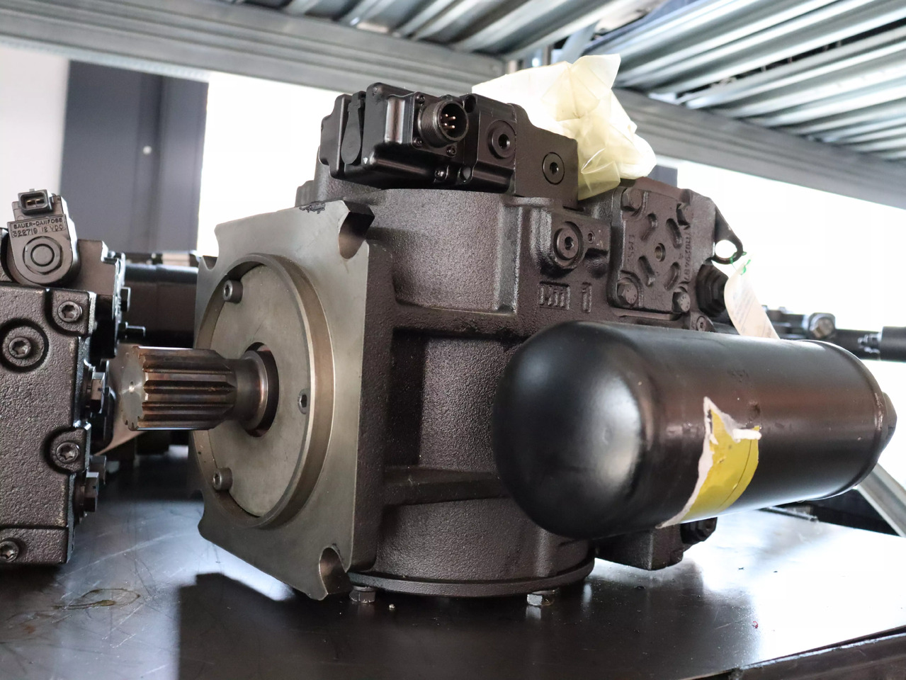 DANFOSS / SAUER 90L130KPVBJ8ELRF4F03GBA424236 - Гідронасос в категорії Будівельна техніка: фото 1 DANFOSS / SAUER 90L130KPVBJ8ELRF4F03GBA424236 - Гідронасос в категорії Будівельна техніка: фото 1