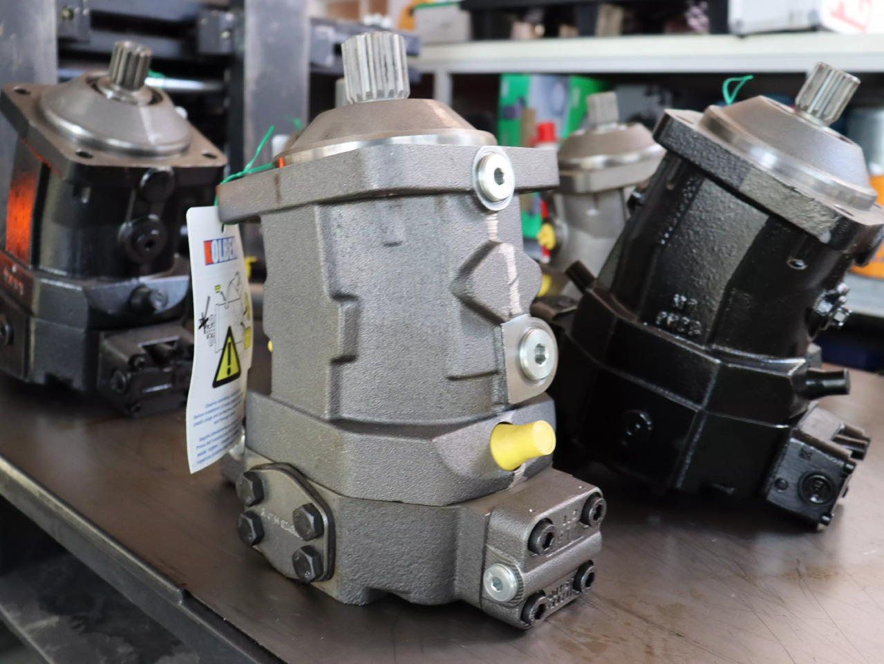 REXROTH A6VM060HA2T30004F/71MWV0M4Z8200-0 - Гідравлічний мотор в категорії Будівельна техніка: фото 1 REXROTH A6VM060HA2T30004F/71MWV0M4Z8200-0 - Гідравлічний мотор в категорії Будівельна техніка: фото 1