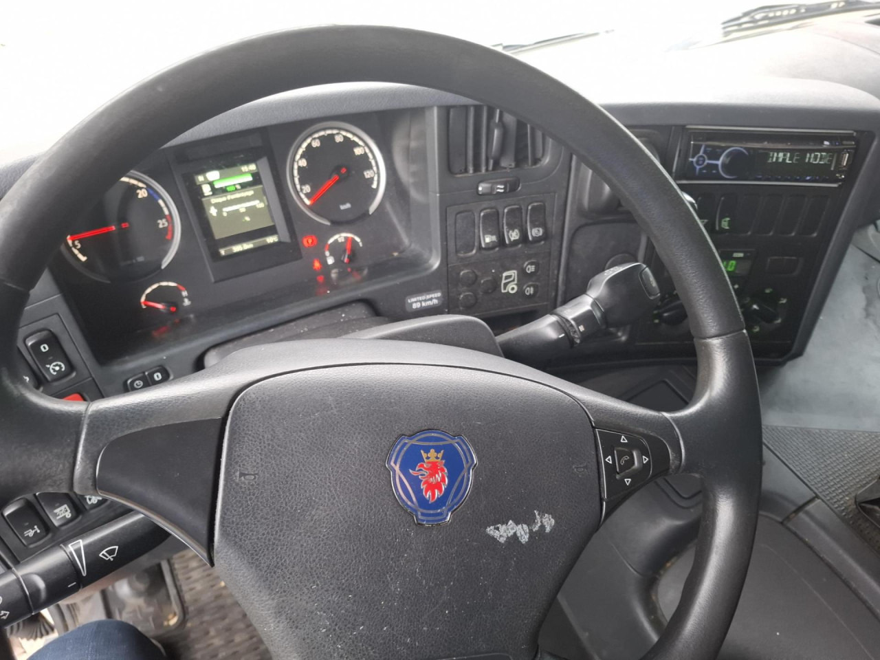 SCANIA SCANIA P250 Fourgon Hayon - Вантажівка шасі: фото 4 SCANIA SCANIA P250 Fourgon Hayon - Вантажівка шасі: фото 4