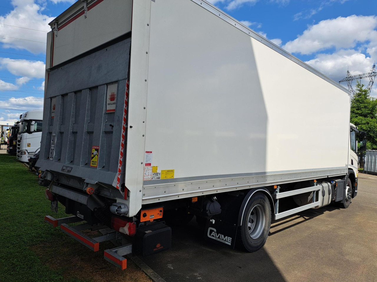 SCANIA SCANIA P280 4x2 Fourgon Hayon - Вантажівка шасі: фото 5 SCANIA SCANIA P280 4x2 Fourgon Hayon - Вантажівка шасі: фото 5