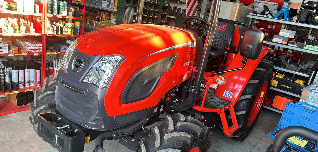 Kioti - Трактор: фото 1 Kioti - Трактор: фото 1