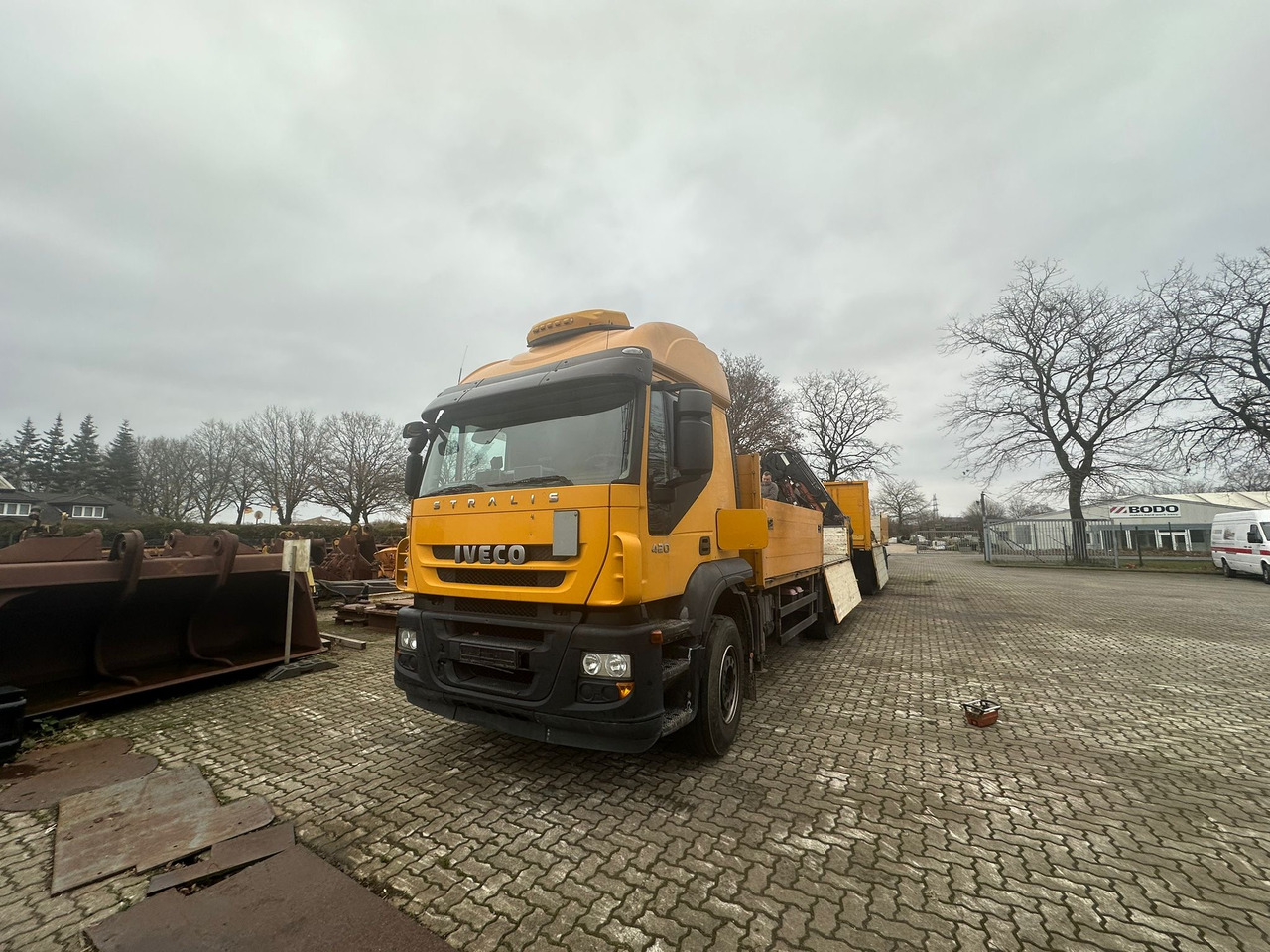 IVECO STRALIS 420 truck open box with TEREX loading crane 290.2E-A3 - Гаковий мультиліфт вантажівка, Вантажівка з маніпулятором: фото 3 IVECO STRALIS 420 truck open box with TEREX loading crane 290.2E-A3 - Гаковий мультиліфт вантажівка, Вантажівка з маніпулятором: фото 3