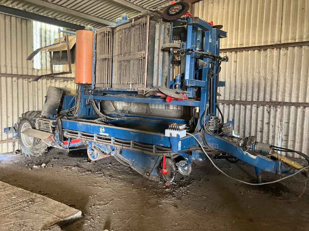 ASA-Lift ASA-Lift, WR300, Triple Bed Windrower - Збиральна машина для винограду: фото 1 ASA-Lift ASA-Lift, WR300, Triple Bed Windrower - Збиральна машина для винограду: фото 1