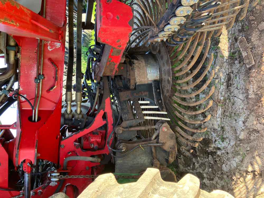 Holmer Holmer T4-40 Self-Propelled Sugarbeet Harvester - Техніка для обробки ґрунту: фото 2 Holmer Holmer T4-40 Self-Propelled Sugarbeet Harvester - Техніка для обробки ґрунту: фото 2
