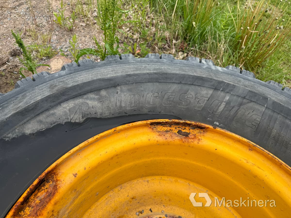 Bridgestone v steel snow 4 st entreprenad däck på fälg 20.5R25 - Колесо в категорії Будівельна техніка: фото 5 Bridgestone v steel snow 4 st entreprenad däck på fälg 20.5R25 - Колесо в категорії Будівельна техніка: фото 5