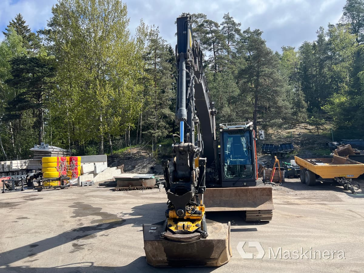Grävmaskin Volvo EC140EL med 3 skopor - Гусеничний екскаватор: фото 2 Grävmaskin Volvo EC140EL med 3 skopor - Гусеничний екскаватор: фото 2