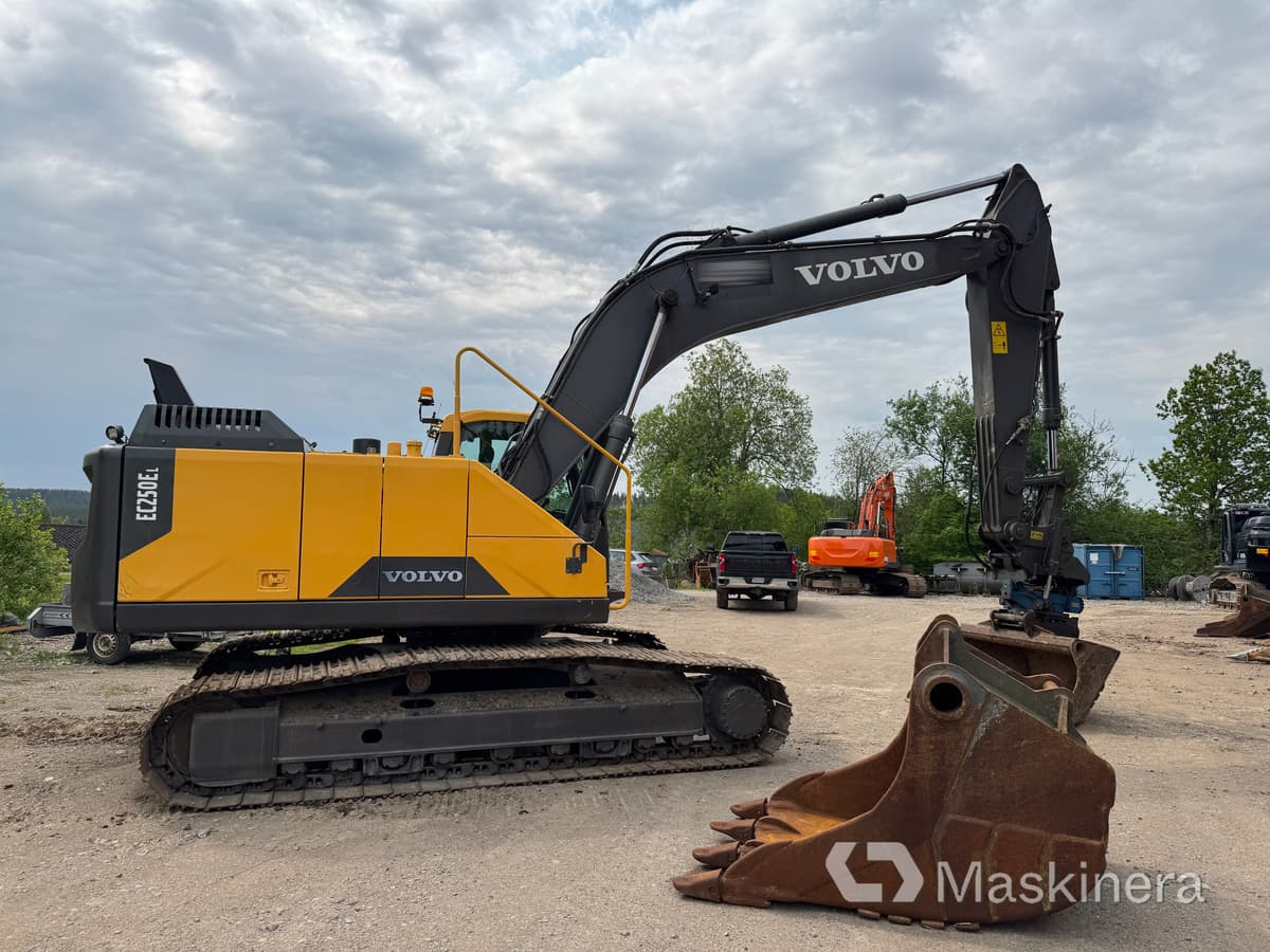 Grävmaskin Volvo EC250E med redskap - Гусеничний екскаватор: фото 4 Grävmaskin Volvo EC250E med redskap - Гусеничний екскаватор: фото 4
