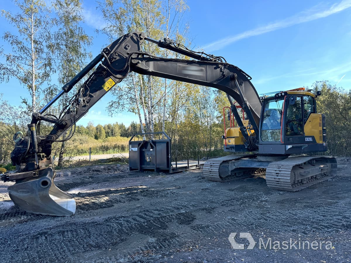 Grävmaskin Volvo ECR235EL - Гусеничний екскаватор: фото 1 Grävmaskin Volvo ECR235EL - Гусеничний екскаватор: фото 1