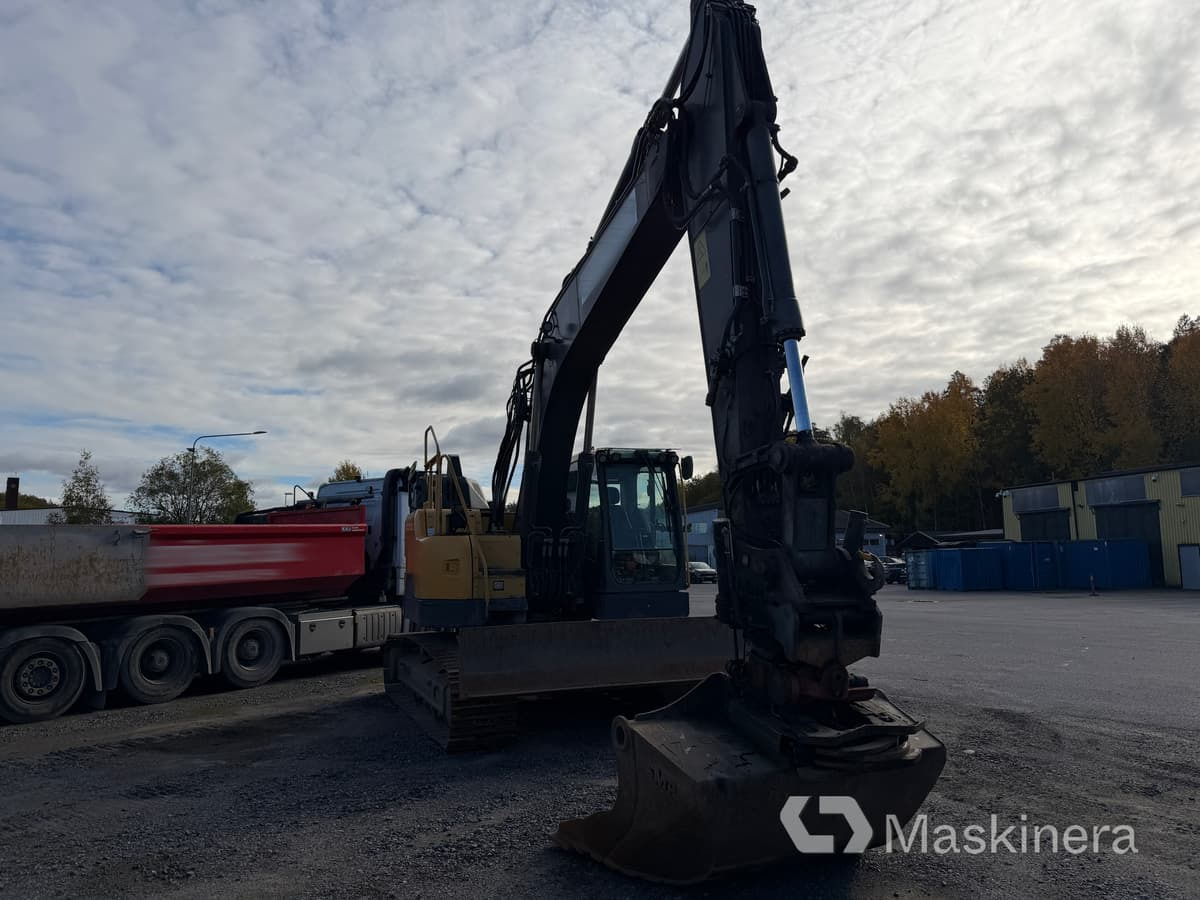 Grävmaskin Vovlo ECR235EL - Гусеничний екскаватор: фото 2 Grävmaskin Vovlo ECR235EL - Гусеничний екскаватор: фото 2