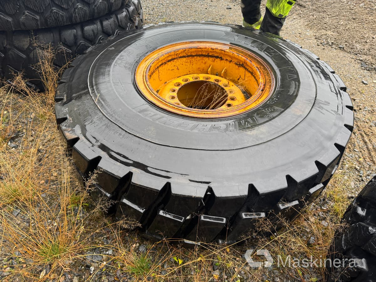 Hjul Michelin 20.5R25 Regummerat - Колесо в категорії Будівельна техніка: фото 3 Hjul Michelin 20.5R25 Regummerat - Колесо в категорії Будівельна техніка: фото 3
