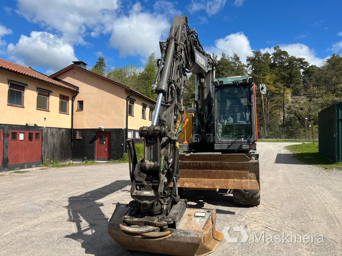 Hjulgrävare Volvo EWR150E med tillbehör - Гусеничний екскаватор: фото 3 Hjulgrävare Volvo EWR150E med tillbehör - Гусеничний екскаватор: фото 3