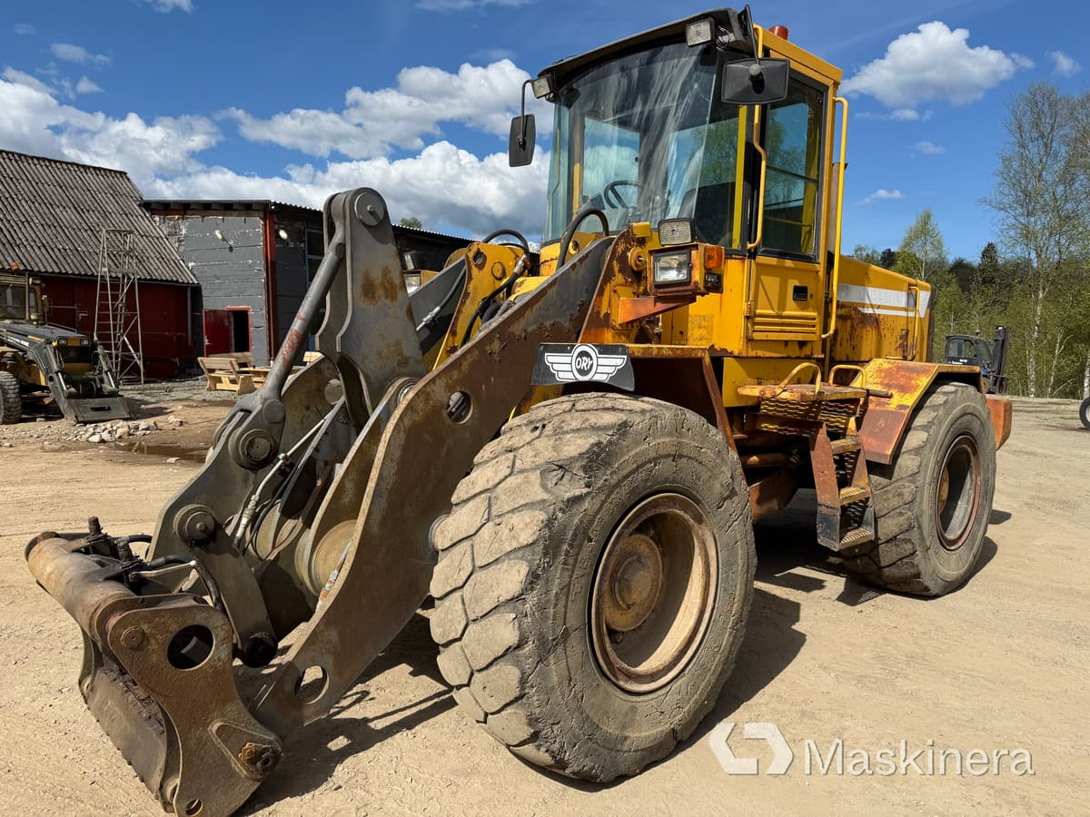 Hjullastare Volvo L90C - Колісний навантажувач: фото 1 Hjullastare Volvo L90C - Колісний навантажувач: фото 1