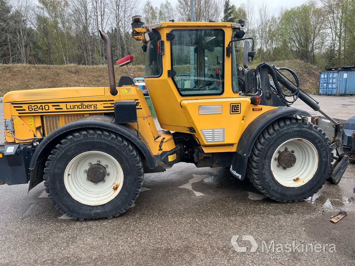 Redskapsbärare Lundberg 6240 med redskap och kombispridare - Інша техніка: фото 5 Redskapsbärare Lundberg 6240 med redskap och kombispridare - Інша техніка: фото 5