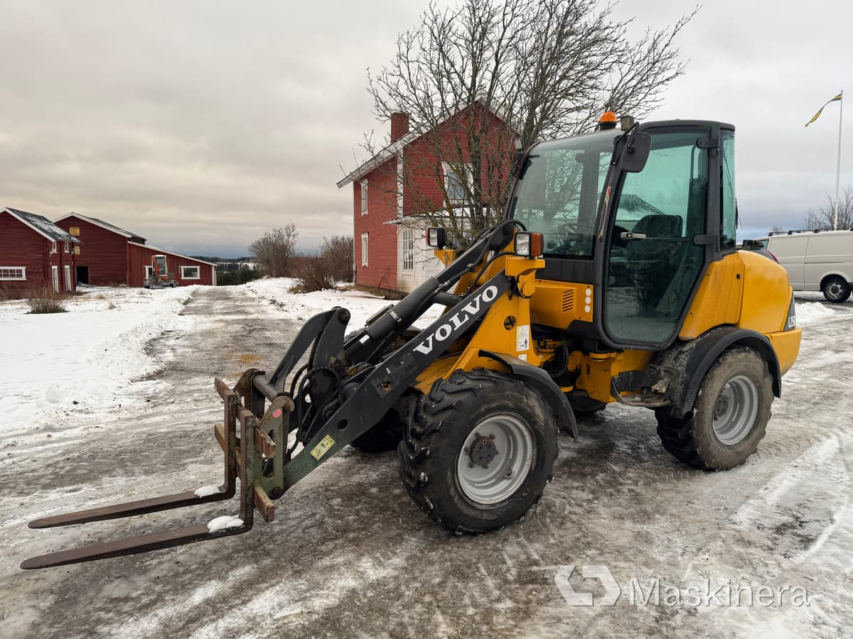 Volvo L25BV-P Hjullastare Volvo L25B med tillbehör - Інша техніка: фото 1 Volvo L25BV-P Hjullastare Volvo L25B med tillbehör - Інша техніка: фото 1