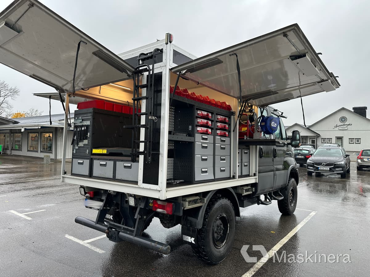 Iveco Daily 55-180 4x4 3.0 Arbetsbil Iveco Daily 4x4 3.0 - Суцільнометалевий фургон: фото 5 Iveco Daily 55-180 4x4 3.0 Arbetsbil Iveco Daily 4x4 3.0 - Суцільнометалевий фургон: фото 5