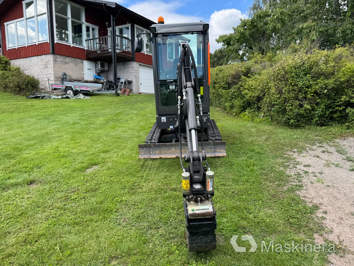 Minigrävare Volvo EC18R Minigrävare Volvo EC18E med trailer - Гусеничний екскаватор: фото 3 Minigrävare Volvo EC18R Minigrävare Volvo EC18E med trailer - Гусеничний екскаватор: фото 3