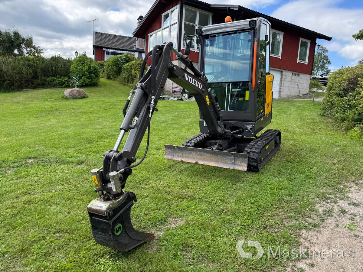 Minigrävare Volvo EC18R Minigrävare Volvo EC18E med trailer - Гусеничний екскаватор: фото 2 Minigrävare Volvo EC18R Minigrävare Volvo EC18E med trailer - Гусеничний екскаватор: фото 2