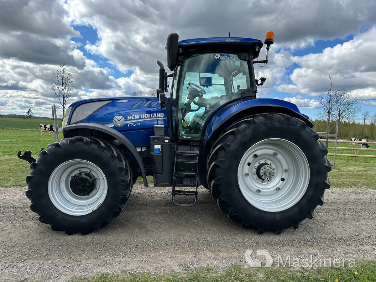 New Holland T7.270 AC 4WD Traktor New Holland T7.270 AC 4WD - Трактор: фото 2 New Holland T7.270 AC 4WD Traktor New Holland T7.270 AC 4WD - Трактор: фото 2