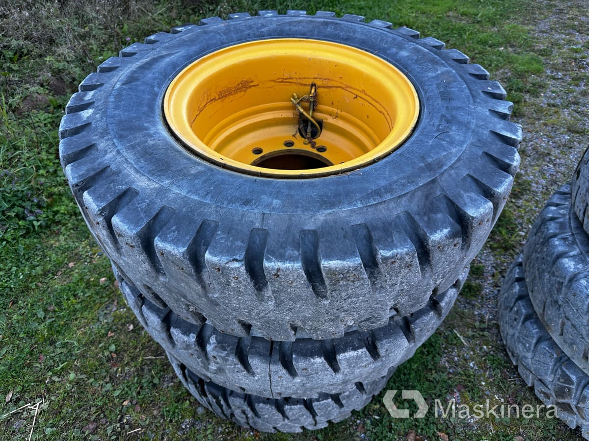 Nokian Grävmaskinsdäck dubbelhjul med fälg - Колесо в категорії Будівельна техніка: фото 2 Nokian Grävmaskinsdäck dubbelhjul med fälg - Колесо в категорії Будівельна техніка: фото 2