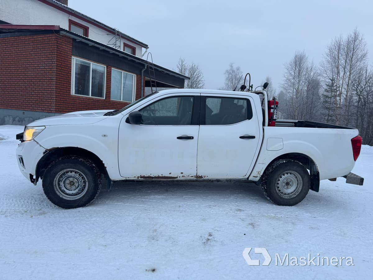 Pickup Nissan Navara med dubbelhytt - Легковий фургон: фото 2 Pickup Nissan Navara med dubbelhytt - Легковий фургон: фото 2