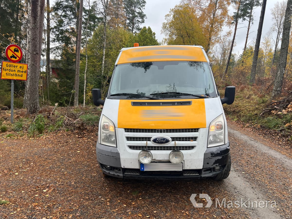 Skåpbil Ford Transit - Суцільнометалевий фургон: фото 2 Skåpbil Ford Transit - Суцільнометалевий фургон: фото 2