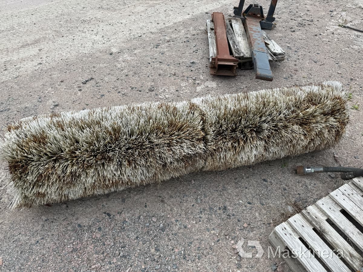 Щітка дорожня Sopvals Holms SBHL-T220 med vattentank och hydraultank: фото 15