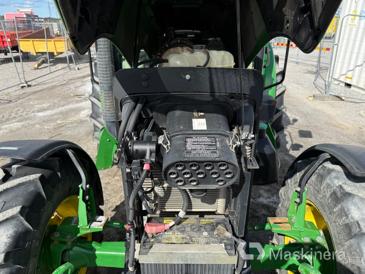 Трактор Traktor John Deere 5075M med snöutrustning: фото 28