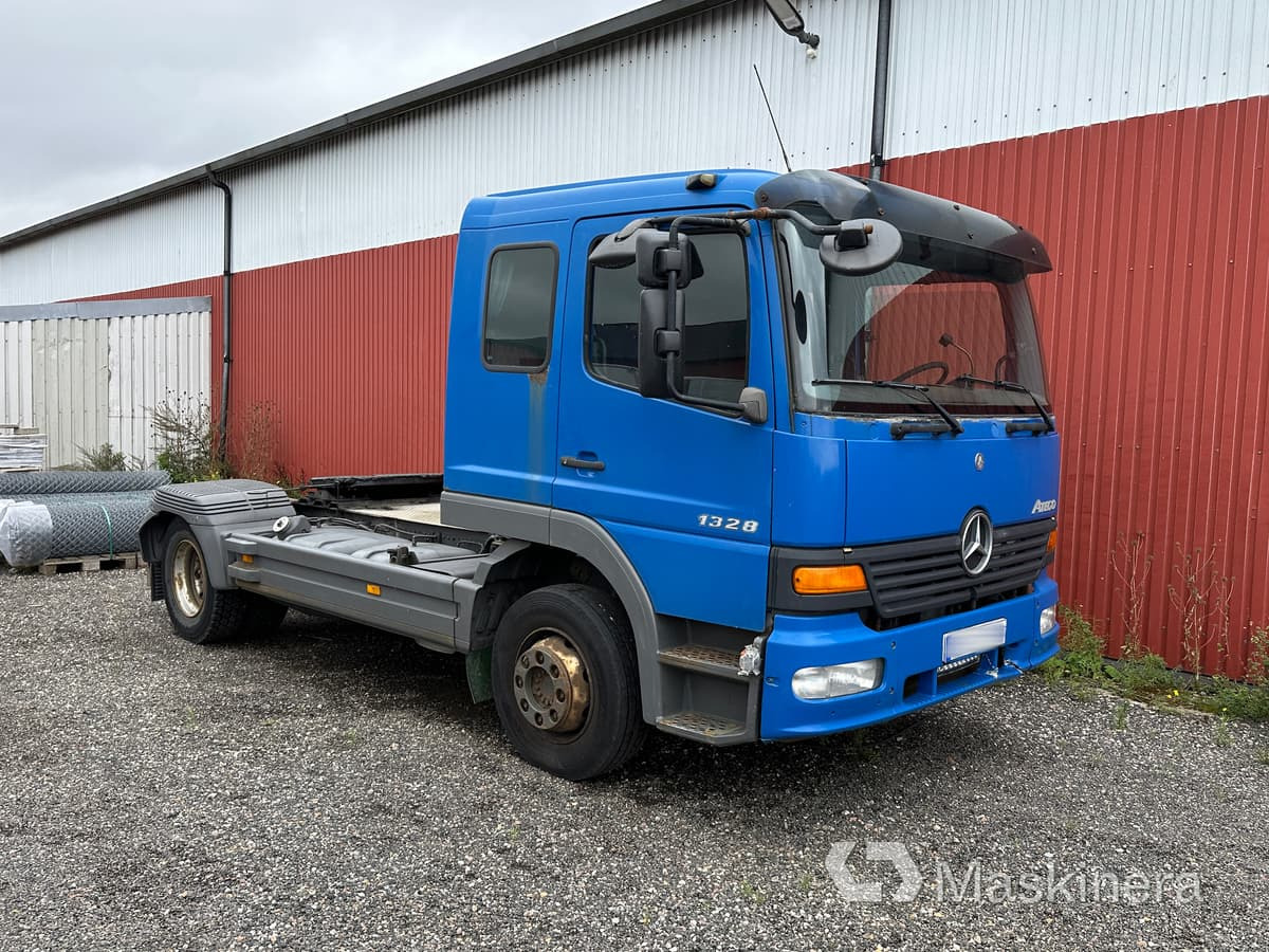 Lastbil Mercedes-Benz Atego 1328 LS 4X - Тягач: фото 1 Lastbil Mercedes-Benz Atego 1328 LS 4X - Тягач: фото 1