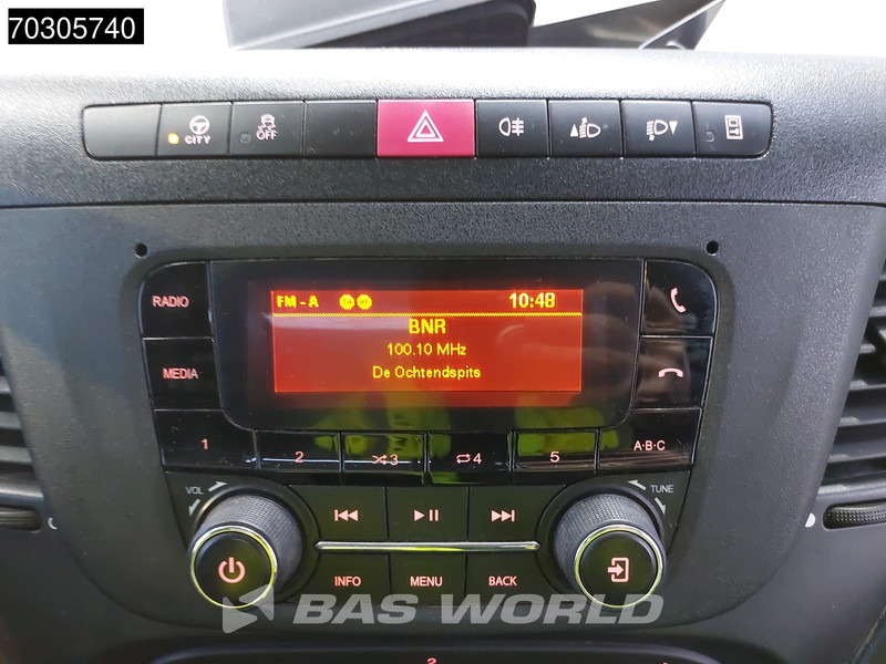 Малотоннажний самоскид Iveco Daily 35C14 Kipper met Kist Dubbellucht 3,5t Trekhaak Airco Cruise Euro6 Tipper Benne Kieper Airco Trekhaak Cruise control: фото 18 Малотоннажний самоскид Iveco Daily 35C14 Kipper met Kist Dubbellucht 3,5t Trekhaak Airco Cruise Euro6 Tipper Benne Kieper Airco Trekhaak Cruise control: фото 18