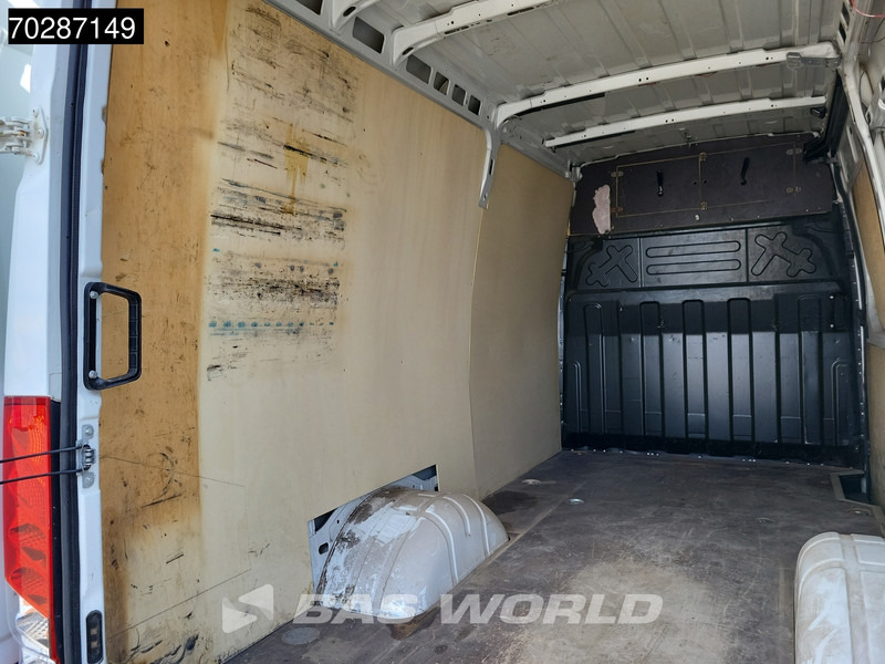 Суцільнометалевий фургон Iveco Daily 35C18 3.0L Dubbellucht L2H2 3,5t Trekhaak Navi Airco Cruise Camera Imperiaal Euro6 L2 12m3 Airco Trekhaak Cruise control: фото 8
