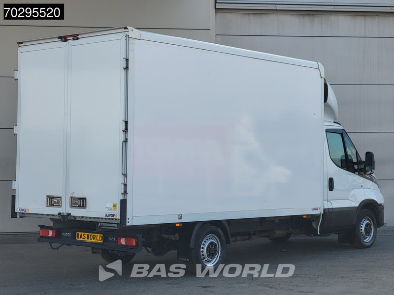 Iveco Daily 35S16 Automaat Bakwagen Achterdeuren 160PK Airco Camera Euro6 Meubelbak Koffer 21m3 Airco - Фургон з закритим кузовом: фото 5 Iveco Daily 35S16 Automaat Bakwagen Achterdeuren 160PK Airco Camera Euro6 Meubelbak Koffer 21m3 Airco - Фургон з закритим кузовом: фото 5