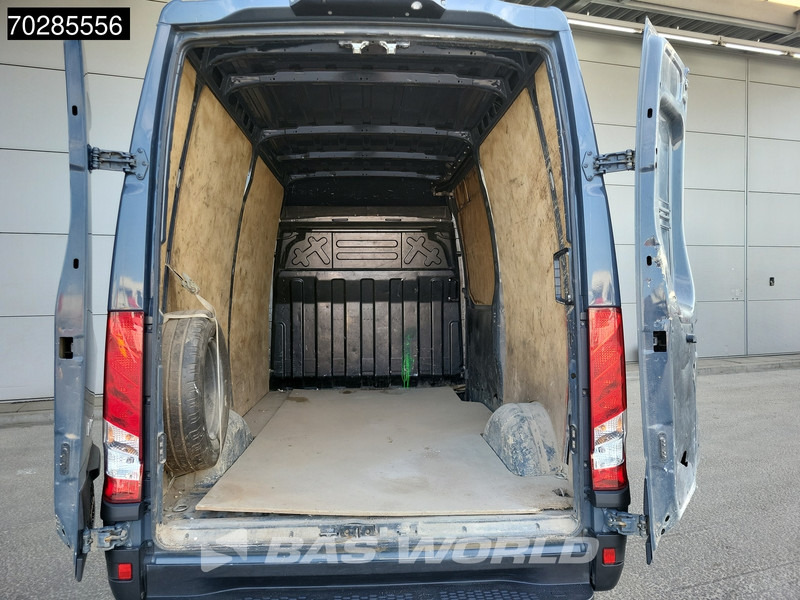 Iveco Daily 35S18 3.0L Automaat L2H2 3,5t Trekhaak LED Navi Airco Cruise Camera Euro6 L2 11m3 Airco Trekhaak Cruise control - Суцільнометалевий фургон: фото 3 Iveco Daily 35S18 3.0L Automaat L2H2 3,5t Trekhaak LED Navi Airco Cruise Camera Euro6 L2 11m3 Airco Trekhaak Cruise control - Суцільнометалевий фургон: фото 3