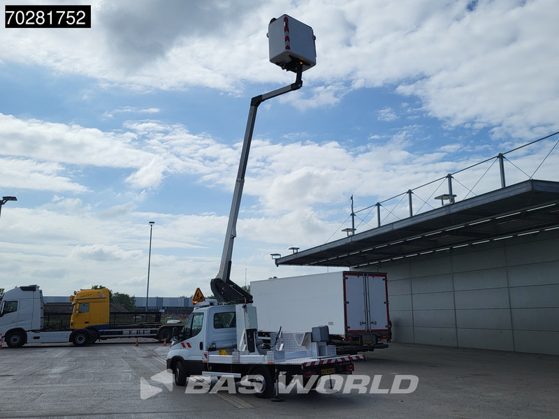 Iveco Daily 35S14 Hoogwerker 11meter Werkhoogte Klubb Navi Airco Cruise Cmaera Parkeersensoren Nacelle Arbeitsbühne 2Personen Airco Cruise c - Комерційний автомобіль: фото 2 Iveco Daily 35S14 Hoogwerker 11meter Werkhoogte Klubb Navi Airco Cruise Cmaera Parkeersensoren Nacelle Arbeitsbühne 2Personen Airco Cruise c - Комерційний автомобіль: фото 2