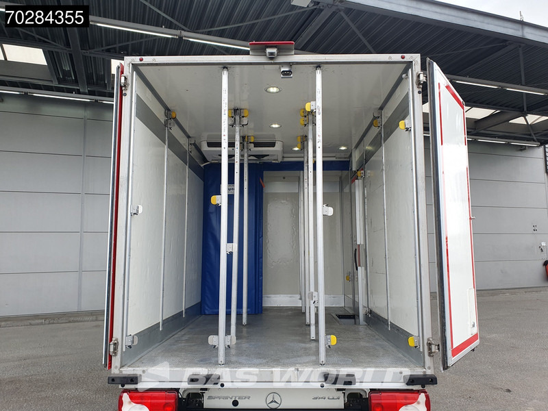 Mercedes-Benz 314 CDI Koelwagen Bi temp Automaat Zijdeur Thermo King V-300 Max Koeler Koel Vries Vriezer Kühlkasten 15m3 Airco - Фургон-рефрижератор: фото 3 Mercedes-Benz 314 CDI Koelwagen Bi temp Automaat Zijdeur Thermo King V-300 Max Koeler Koel Vries Vriezer Kühlkasten 15m3 Airco - Фургон-рефрижератор: фото 3
