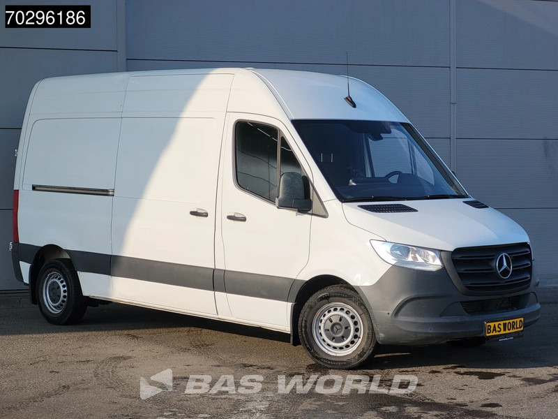 Mercedes-Benz Sprinter 314 CDI Automaat L2H2 Trekhaak Airco Cruise Camera Parkeersensoren MBUX CarPlay Standkachel Euro6 L2 Airco Trekhaak - Суцільнометалевий фургон: фото 3 Mercedes-Benz Sprinter 314 CDI Automaat L2H2 Trekhaak Airco Cruise Camera Parkeersensoren MBUX CarPlay Standkachel Euro6 L2 Airco Trekhaak - Суцільнометалевий фургон: фото 3