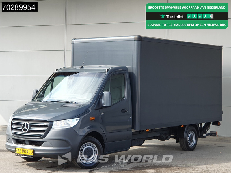 Mercedes-Benz Sprinter 316 CDI COMING SOON! Laadklep Bakwagen Airco Camera MBUX CarPlay Euro6 Meubelbak Koffer 19m3 Airco Cruise control - Фургон з закритим кузовом: фото 1 Mercedes-Benz Sprinter 316 CDI COMING SOON! Laadklep Bakwagen Airco Camera MBUX CarPlay Euro6 Meubelbak Koffer 19m3 Airco Cruise control - Фургон з закритим кузовом: фото 1