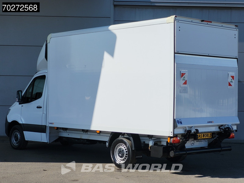 Mercedes-Benz Sprinter 317 CDI Automaat Bakwagen Laadklep Camera Airco Koffer Meubelbak 20m3 Airco - Фургон з закритим кузовом: фото 5 Mercedes-Benz Sprinter 317 CDI Automaat Bakwagen Laadklep Camera Airco Koffer Meubelbak 20m3 Airco - Фургон з закритим кузовом: фото 5