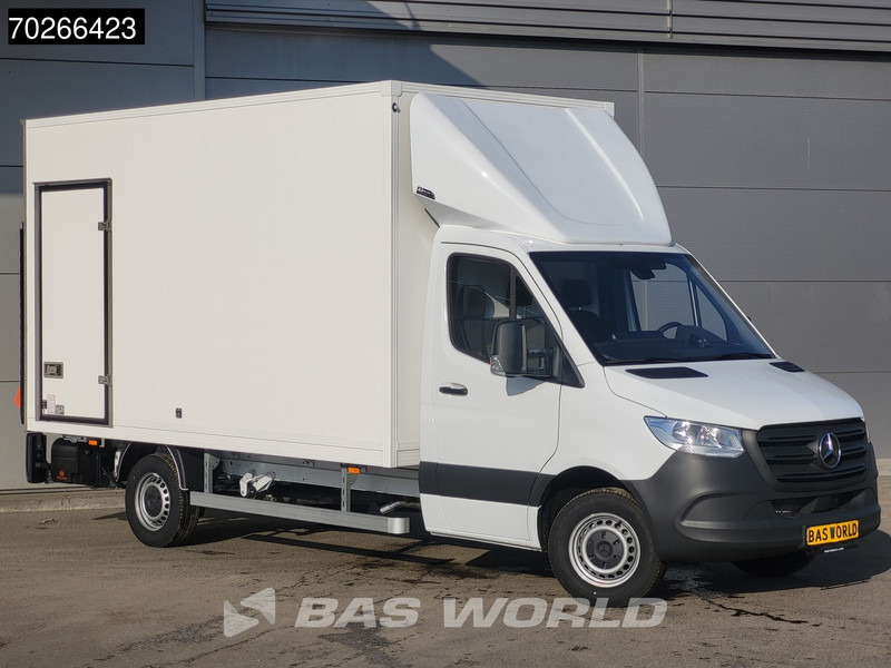 Mercedes-Benz Sprinter 317 CDI Automaat Laadklep Zijdeur Bakwagen Navi Airco Cruise MBUX Euro6 Meubelbak Koffer 12m3 Airco Cruise control - Фургон з закритим кузовом: фото 5 Mercedes-Benz Sprinter 317 CDI Automaat Laadklep Zijdeur Bakwagen Navi Airco Cruise MBUX Euro6 Meubelbak Koffer 12m3 Airco Cruise control - Фургон з закритим кузовом: фото 5